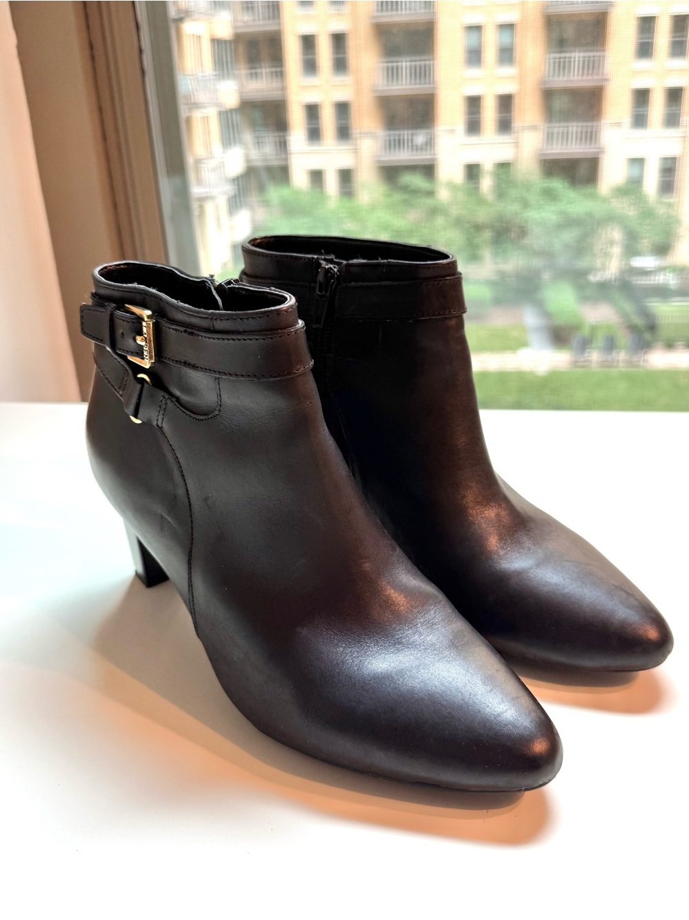 LAUREN Ralph Lauren NARA Black Calfskin Ankle Boots with Side Buckle size 7B